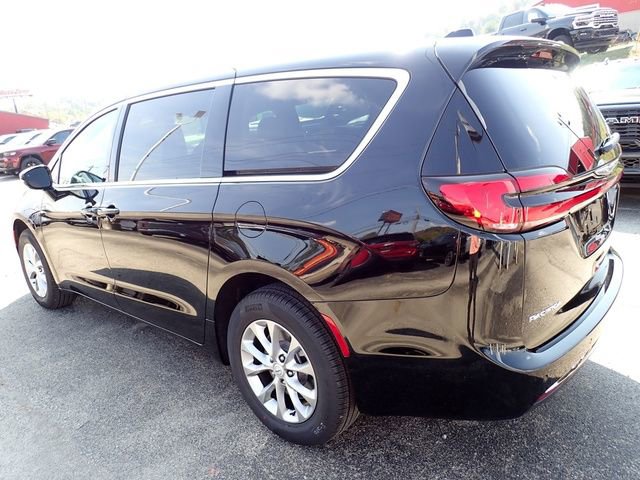 New 2026 Chrysler Pacifica Select AWD/4WD image 3