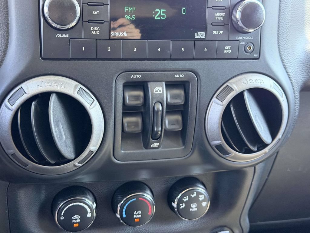 Used 2017 Jeep Wrangler Unlimited Sport w/ Quick Order Package 24S AWD/4WD image 4