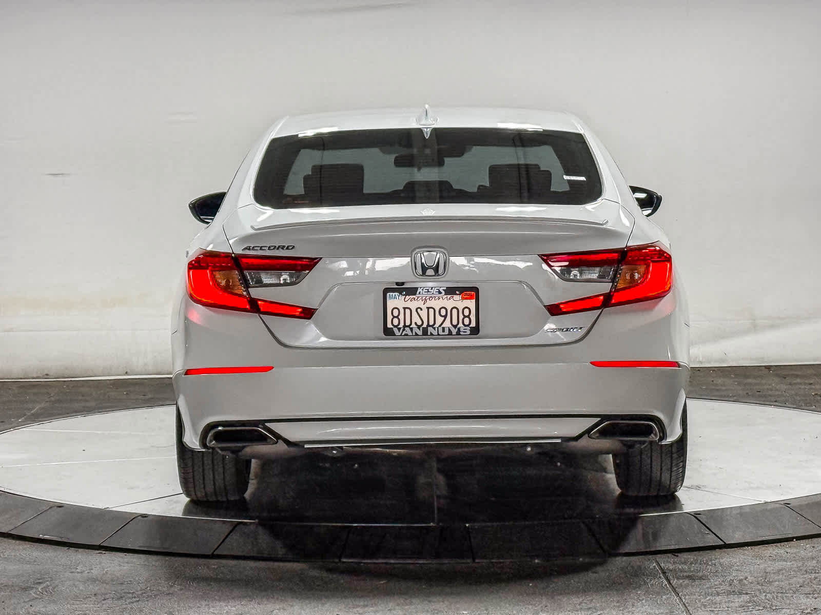 Used 2018 Honda Accord Sport image 3