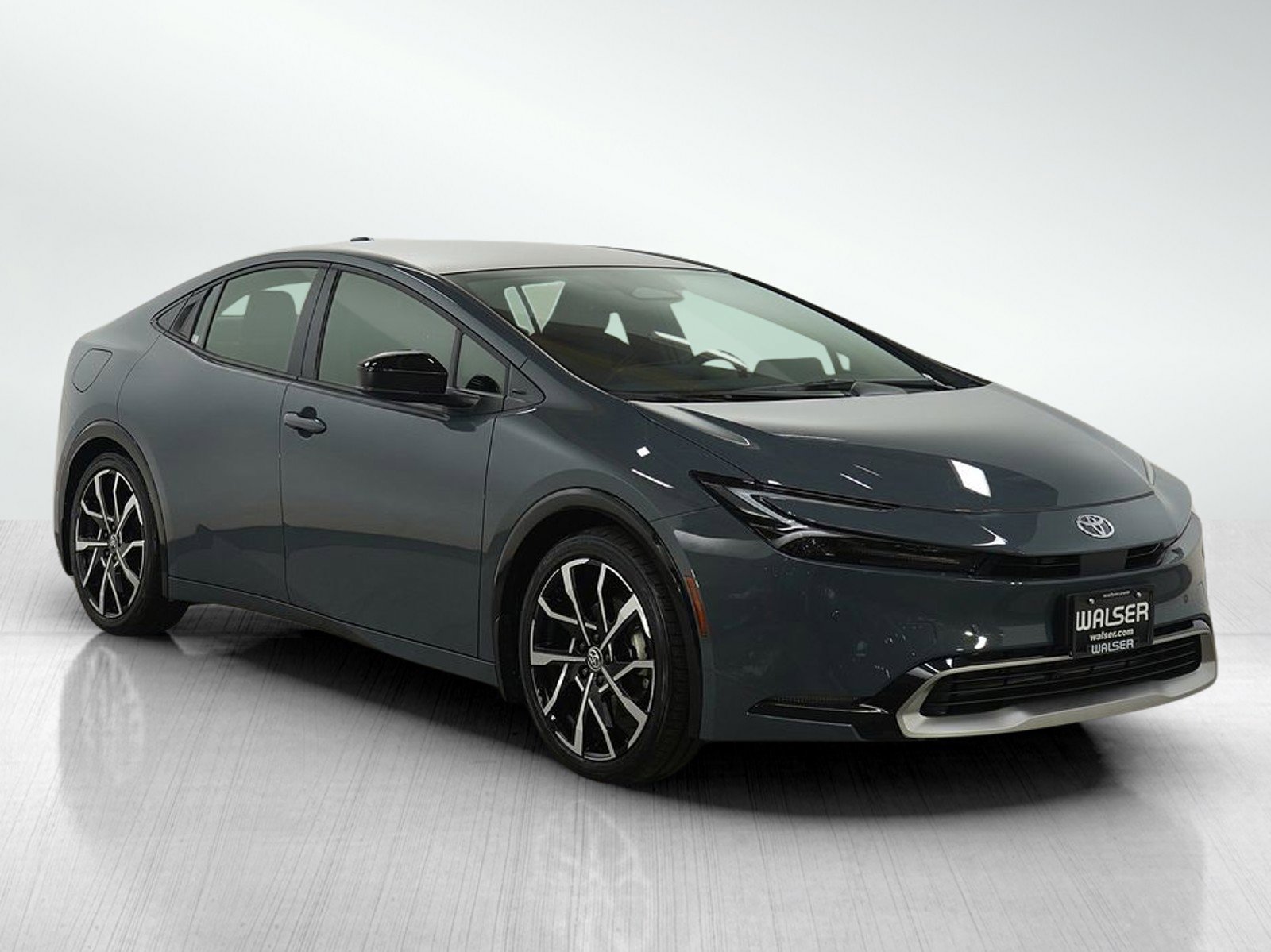 Used 2025 Toyota Prius Plug-In Hybrid image 9