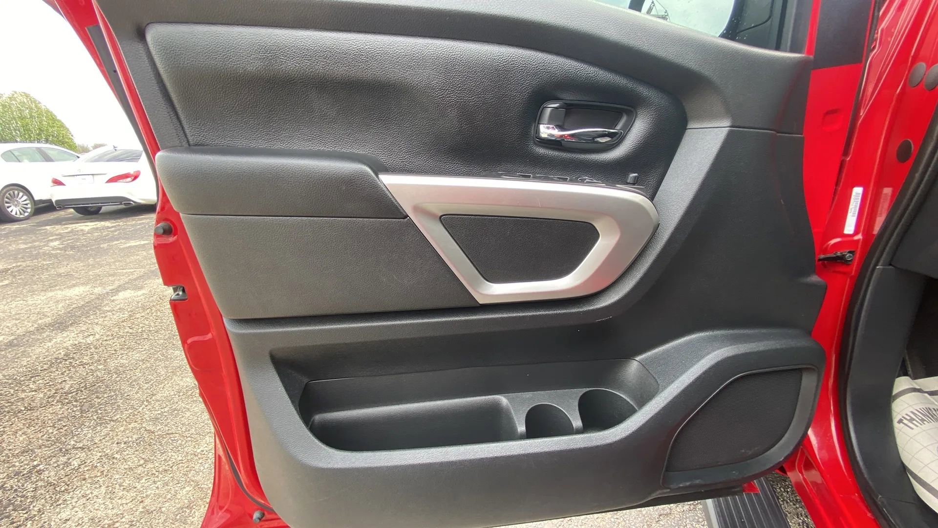 Used 2022 Nissan Titan SV AWD/4WD image 21