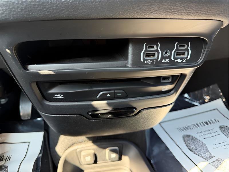 Used 2021 Chrysler Pacifica Touring w/ Uconnect Theater Family Group image 48