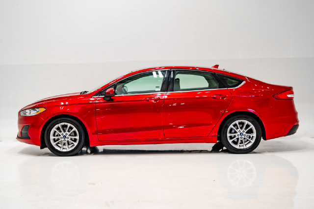 Used 2020 Ford Fusion SE FWD image 26