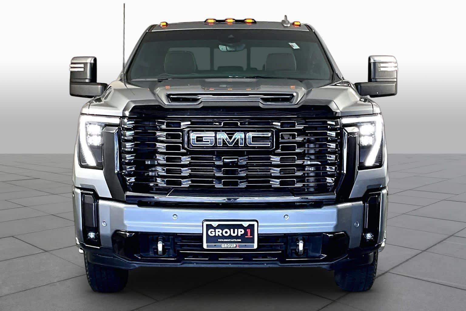 Used 2024 GMC Sierra 3500 Denali Ultimate AWD/4WD image 4
