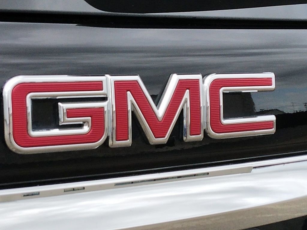 Used 2021 GMC Terrain SLE w/ Driver Convenience Package image 34