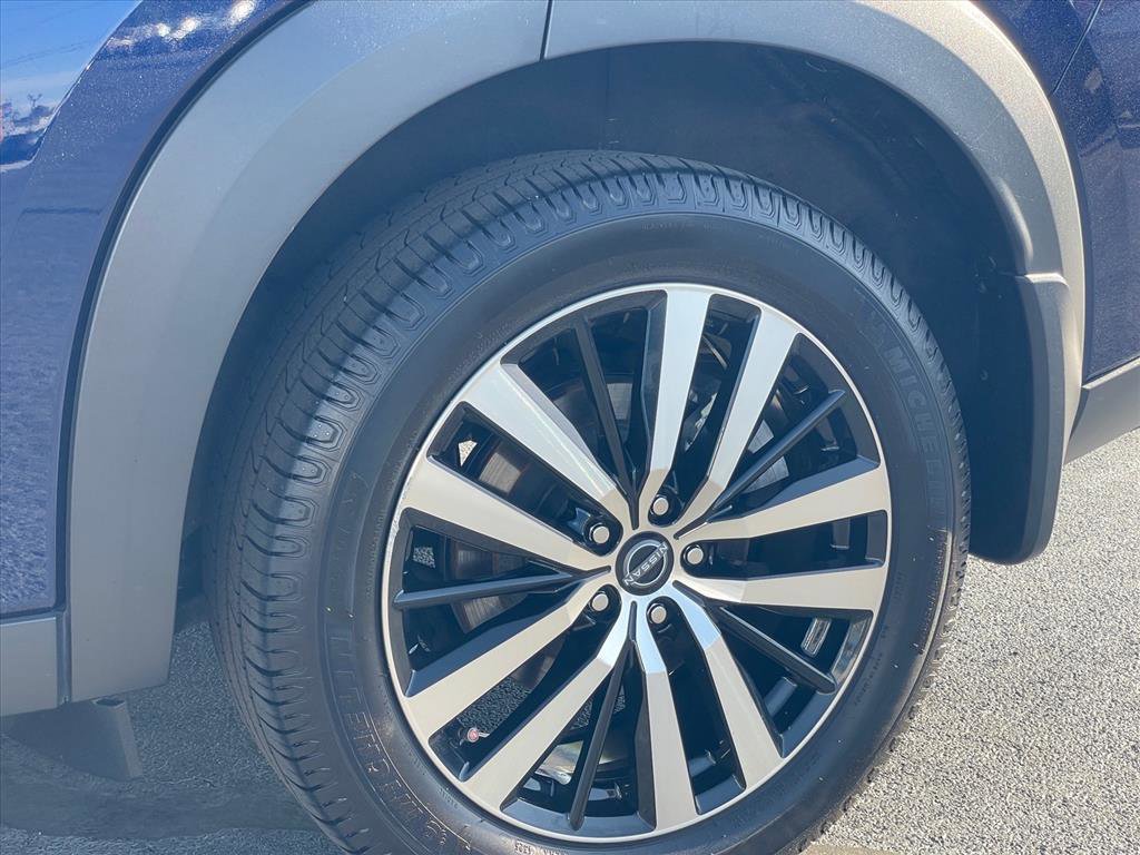 Used 2023 Nissan Pathfinder Platinum image 29