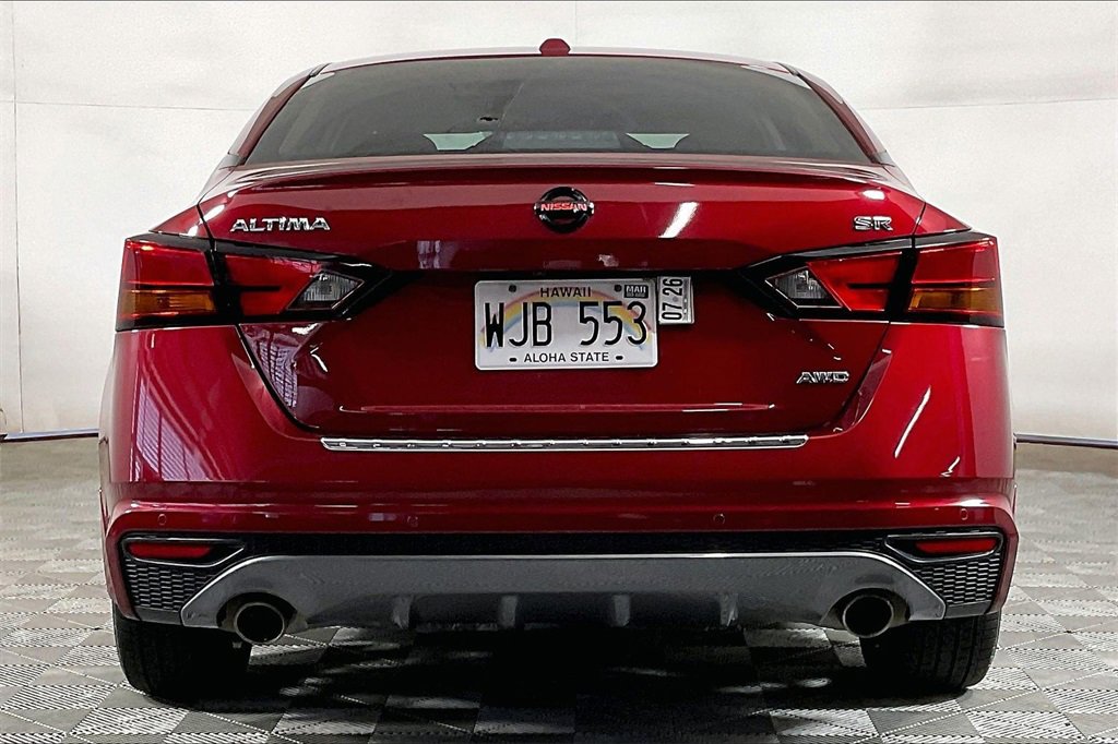 Used 2021 Nissan Altima 2.5 SR w/ SR Premium Package image 3