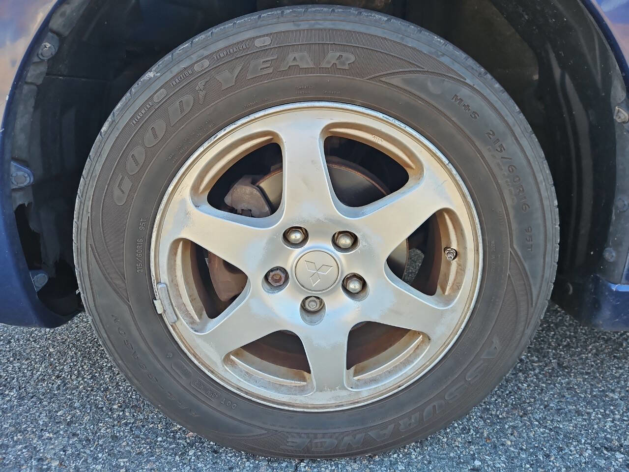 Used 2009 Mitsubishi Galant ES image 18