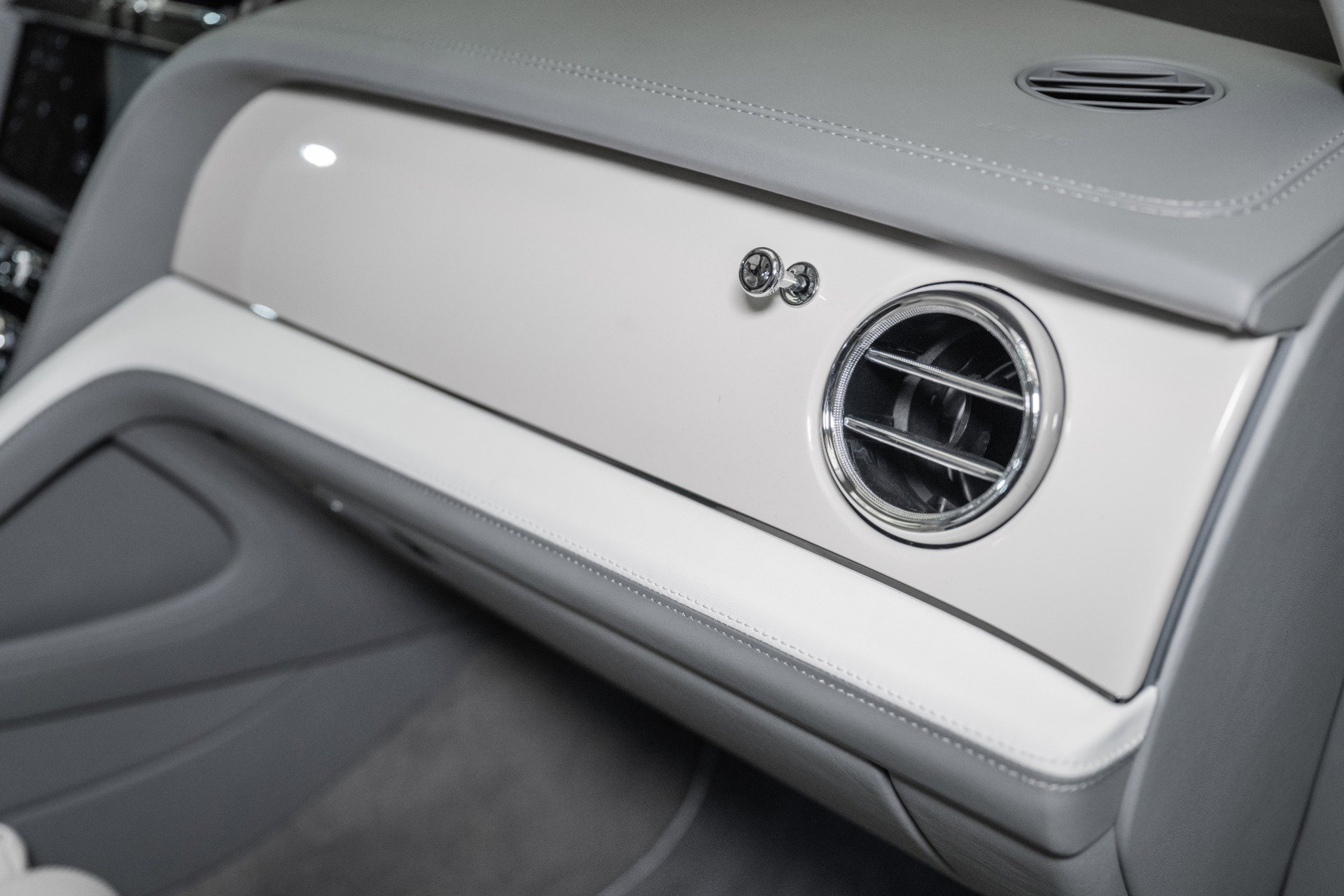 New 2025 Bentley Bentayga Extended Wheelbase image 58