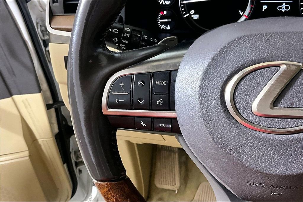 Used 2016 Lexus LX 570 4WD w/ Luxury Package image 14