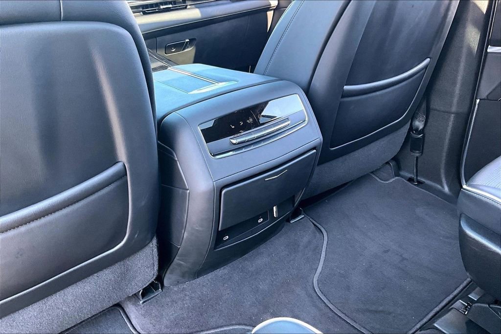 Certified 2024 Cadillac Escalade Sport w/ Touring Package AWD/4WD image 25