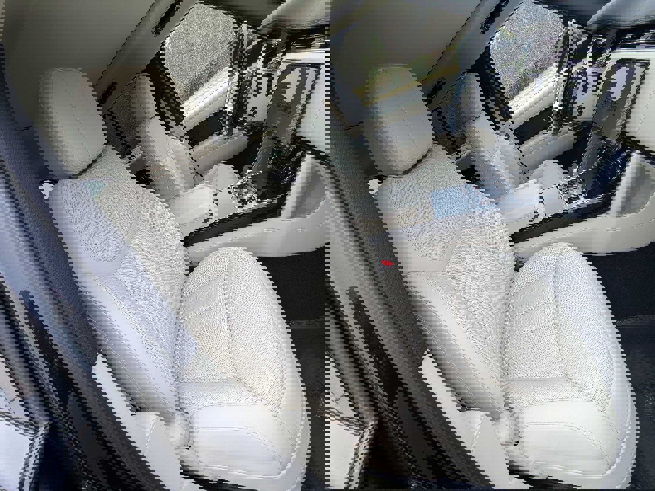 Used 2023 Land Rover Range Rover SE image 31