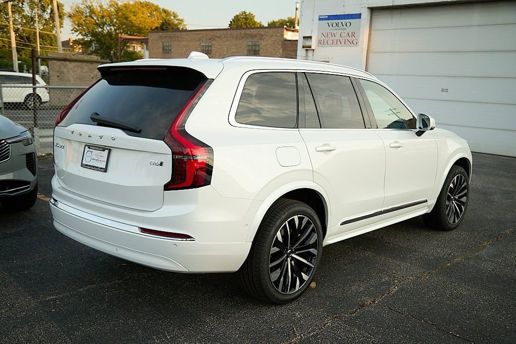 New 2026 Volvo XC90 B6 Plus w/ Protection Package image 9
