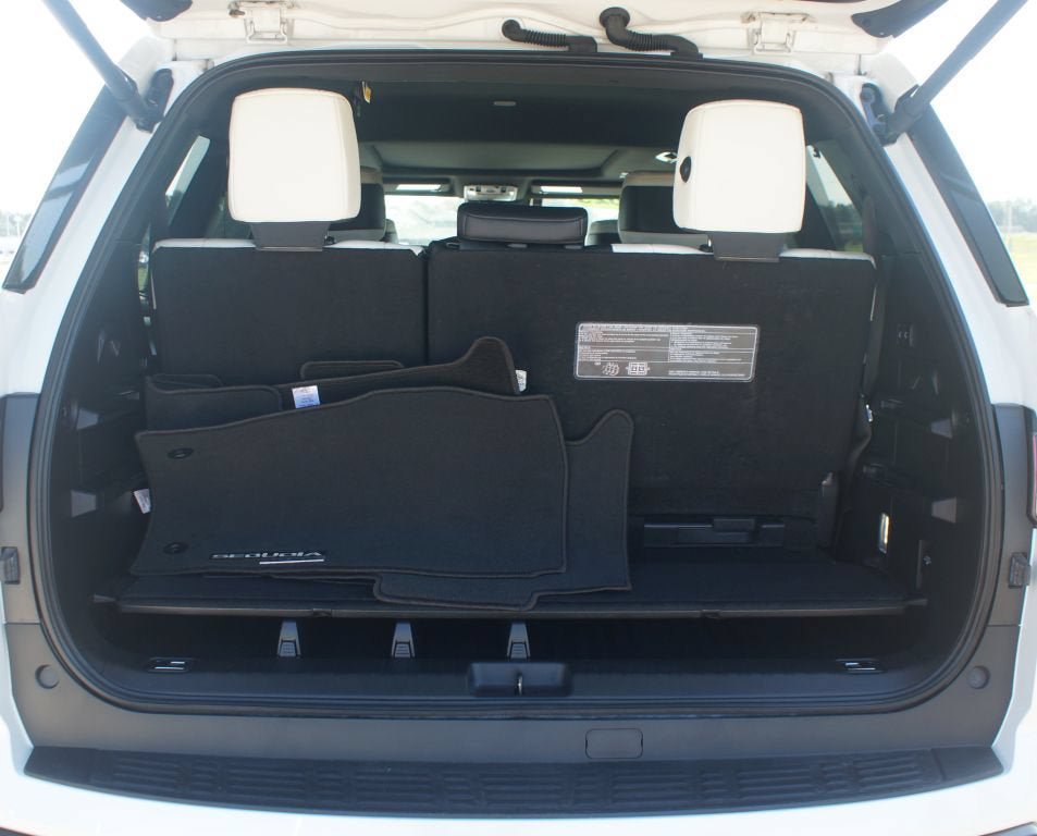 Used 2023 Toyota Sequoia Capstone AWD/4WD image 18