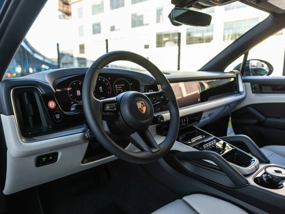 Certified 2026 Porsche Cayenne AWD/4WD image 4