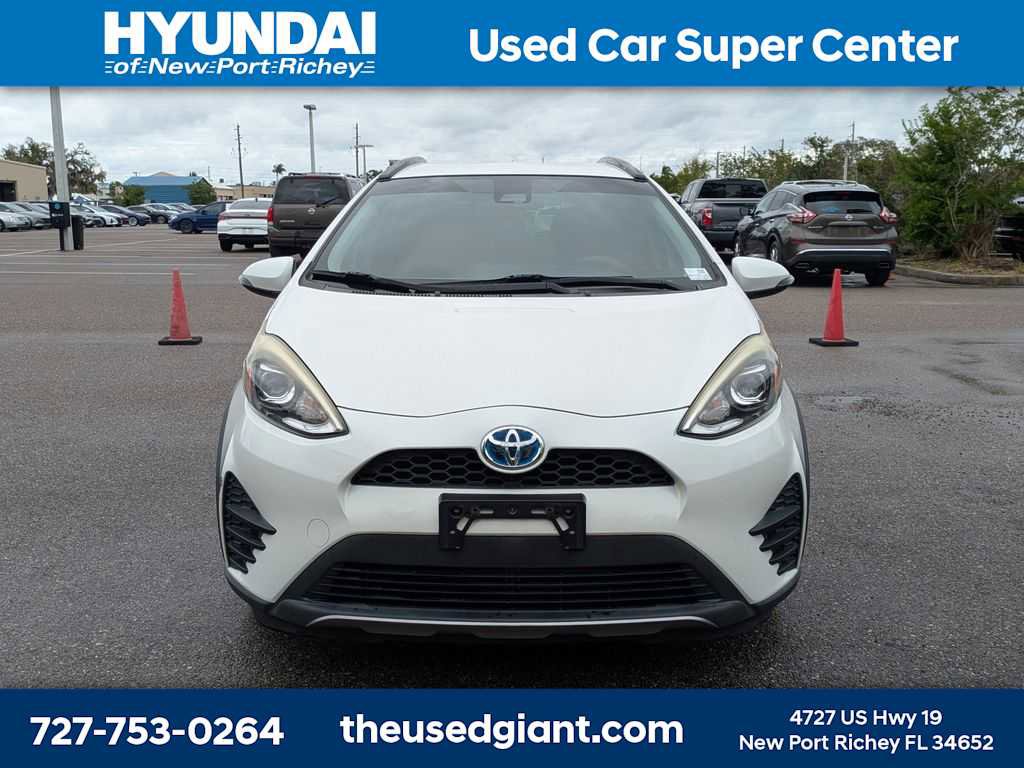 Used 2018 Toyota Prius C Two image 8