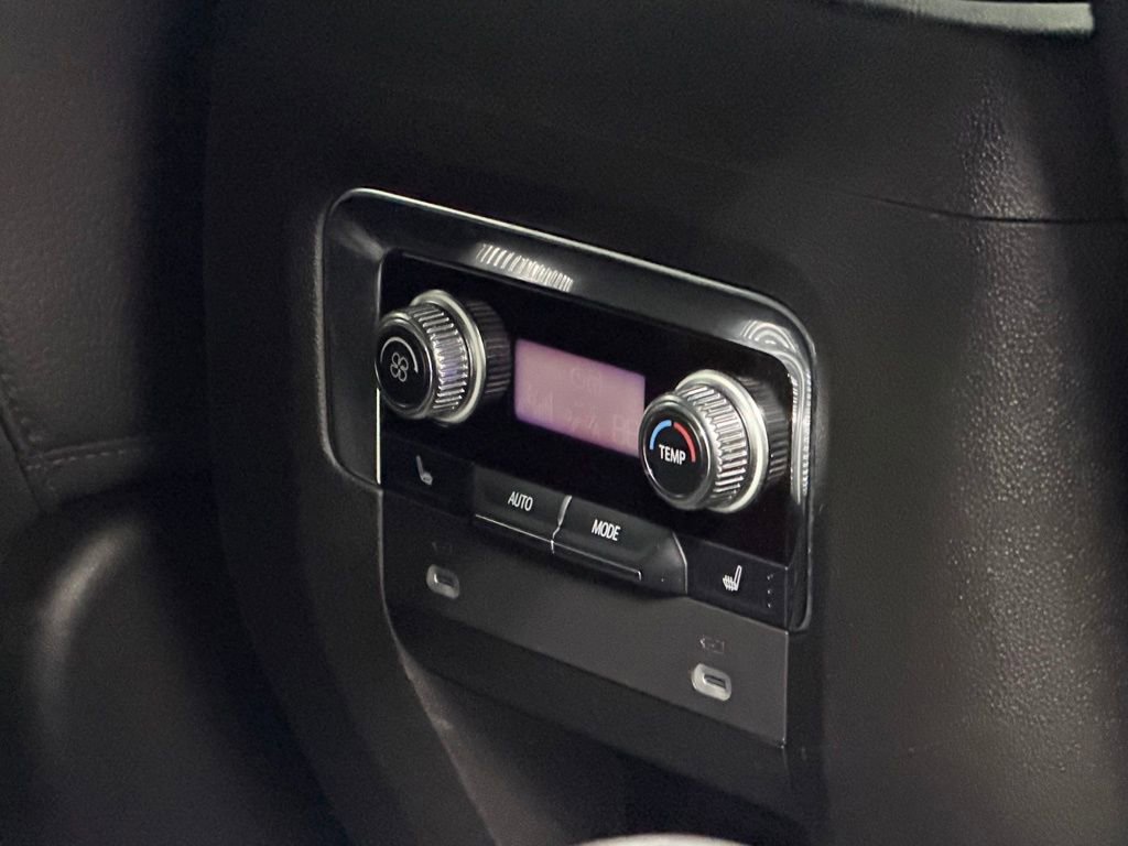 Certified 2022 GMC Yukon XL Denali AWD/4WD image 25