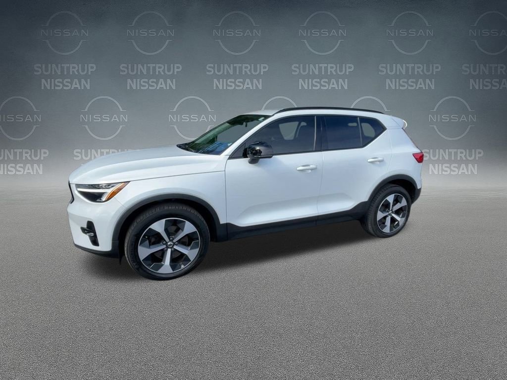 Used 2023 Volvo XC40 B5 Plus w/ Protection Package Premier image 36