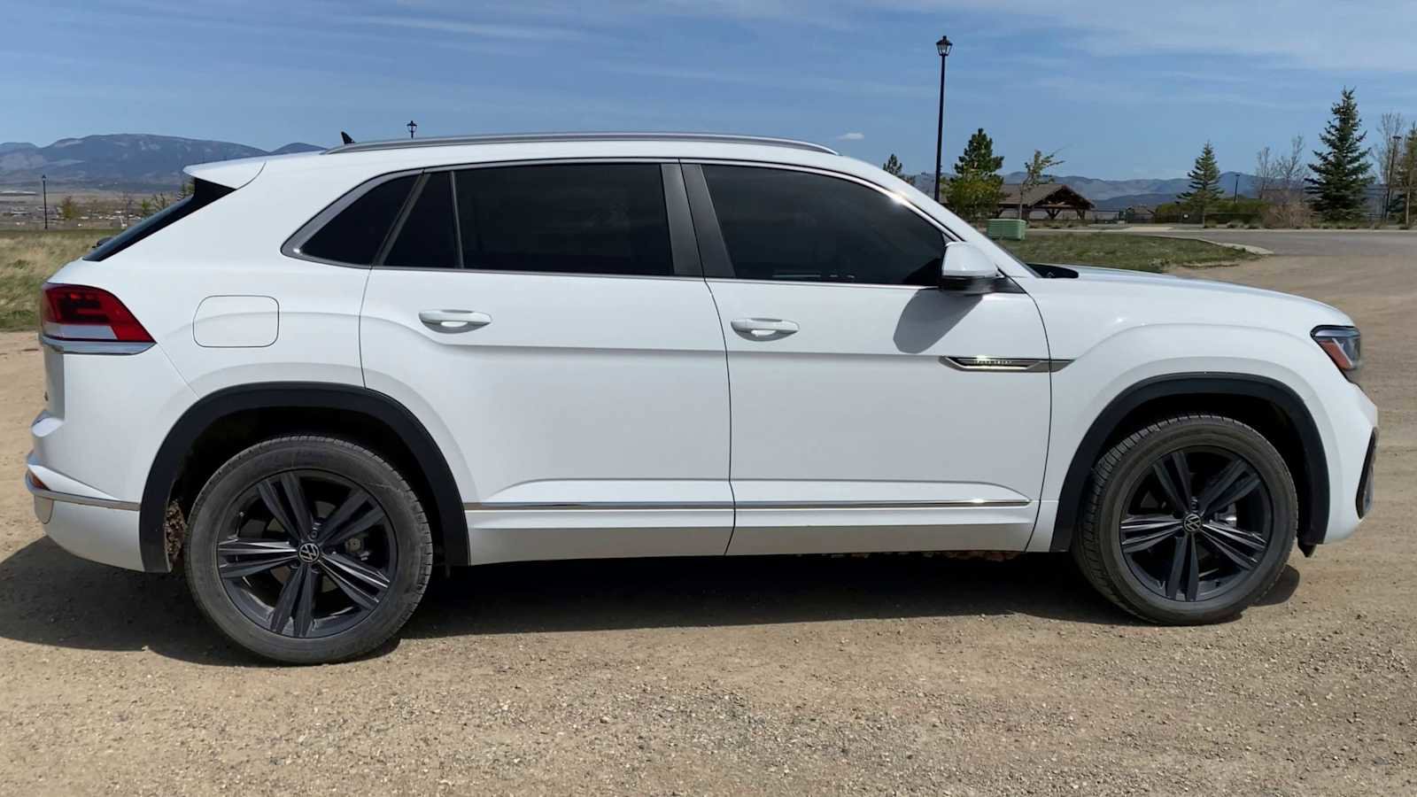 Used 2022 Volkswagen Atlas Cross Sport SEL R-Line image 9