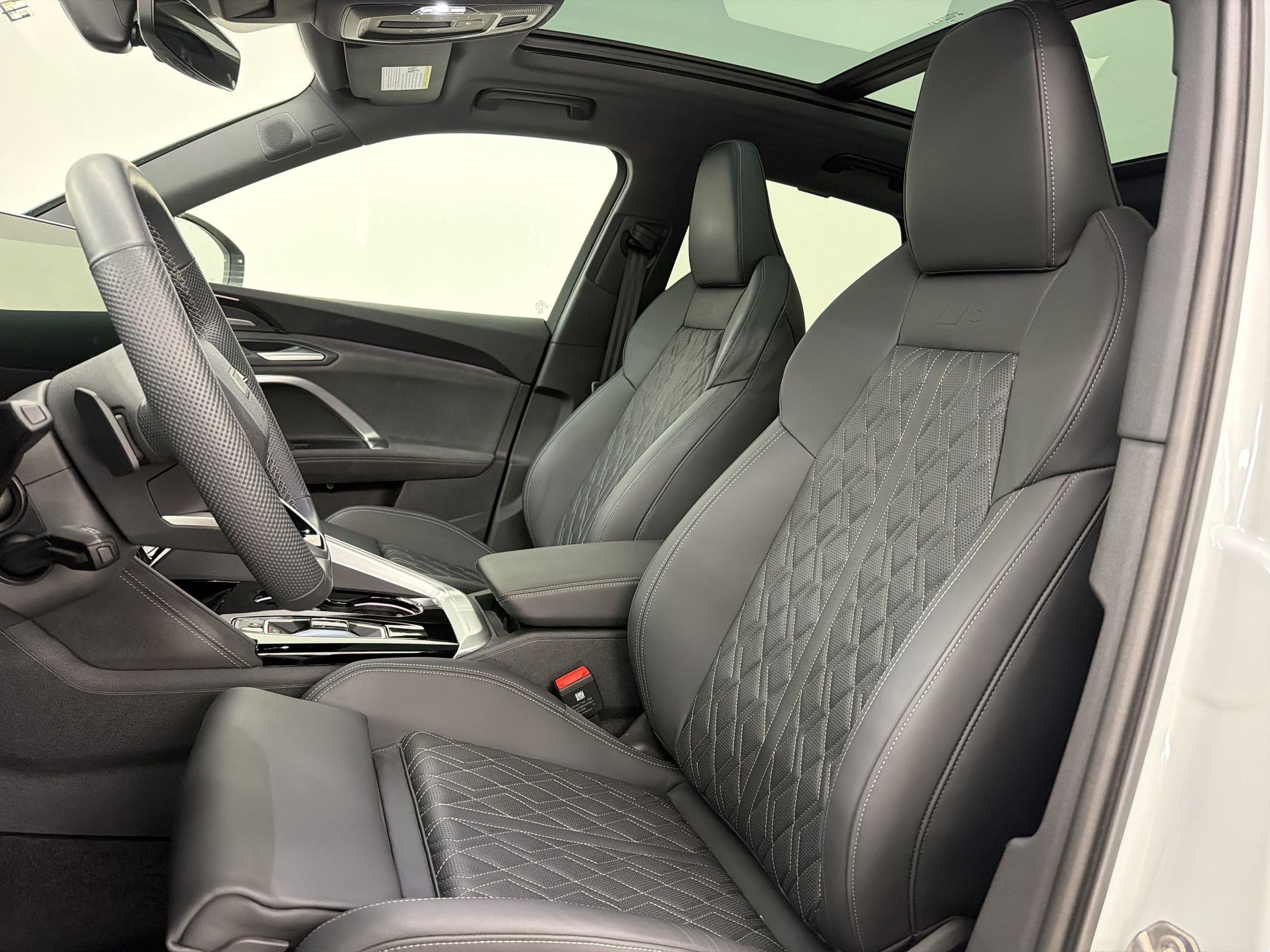 Certified 2025 Audi SQ5 Premium Plus w/ Premium Plus Package AWD/4WD image 24