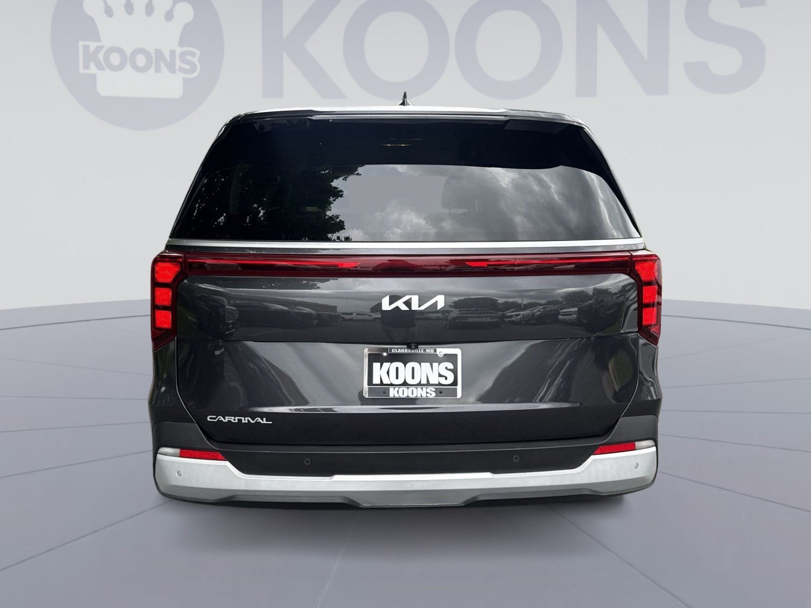 Used 2025 Kia Carnival FWD image 5