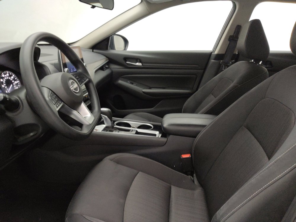 Used 2024 Nissan Altima 2.5 SV image 17