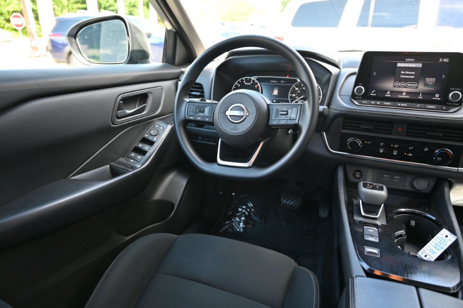 Used 2024 Nissan Rogue S FWD image 11