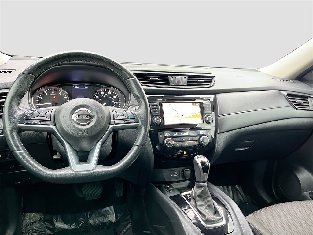 Used 2020 Nissan Rogue SV w/ Premium Package image 24