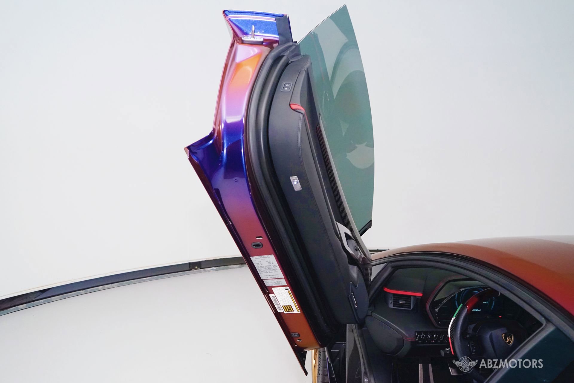 Used 2017 Lamborghini Aventador S image 12