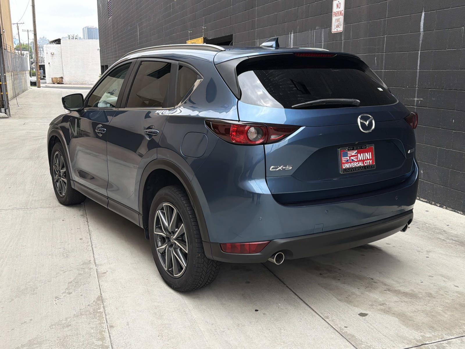 Used 2018 MAZDA CX-5 Touring FWD image 3