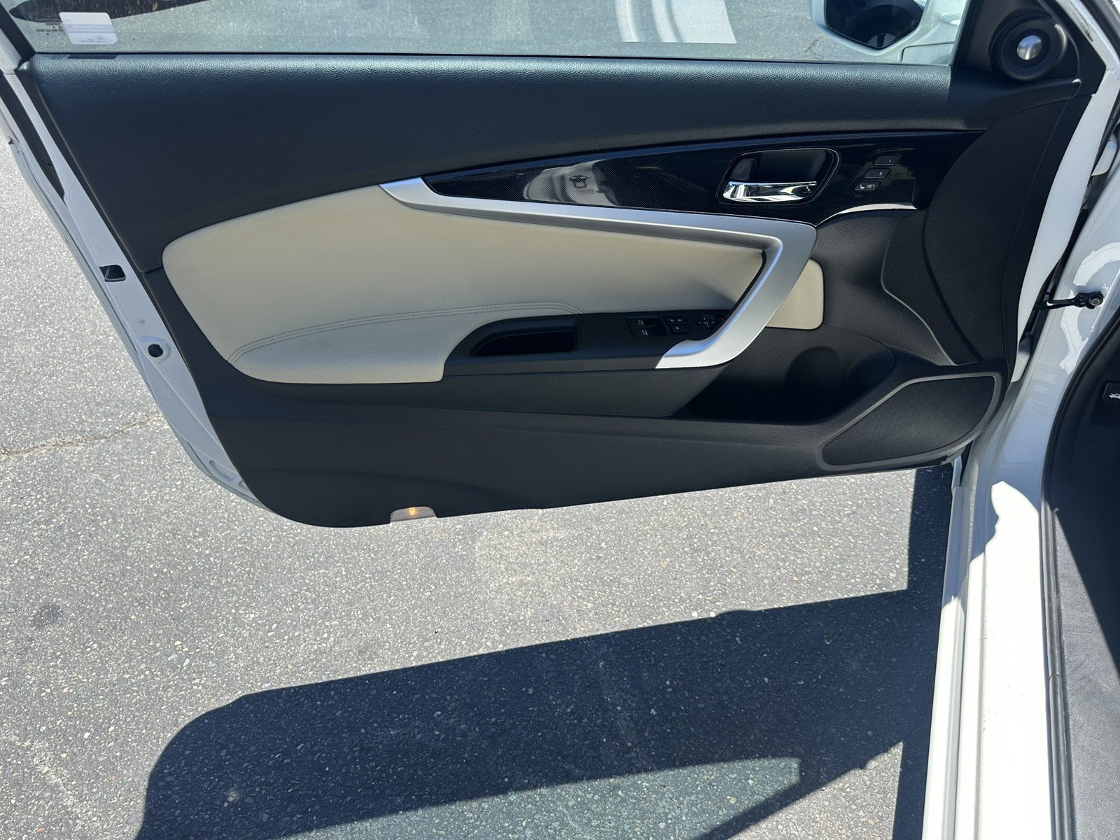 Used 2015 Honda Accord EX-L image 25