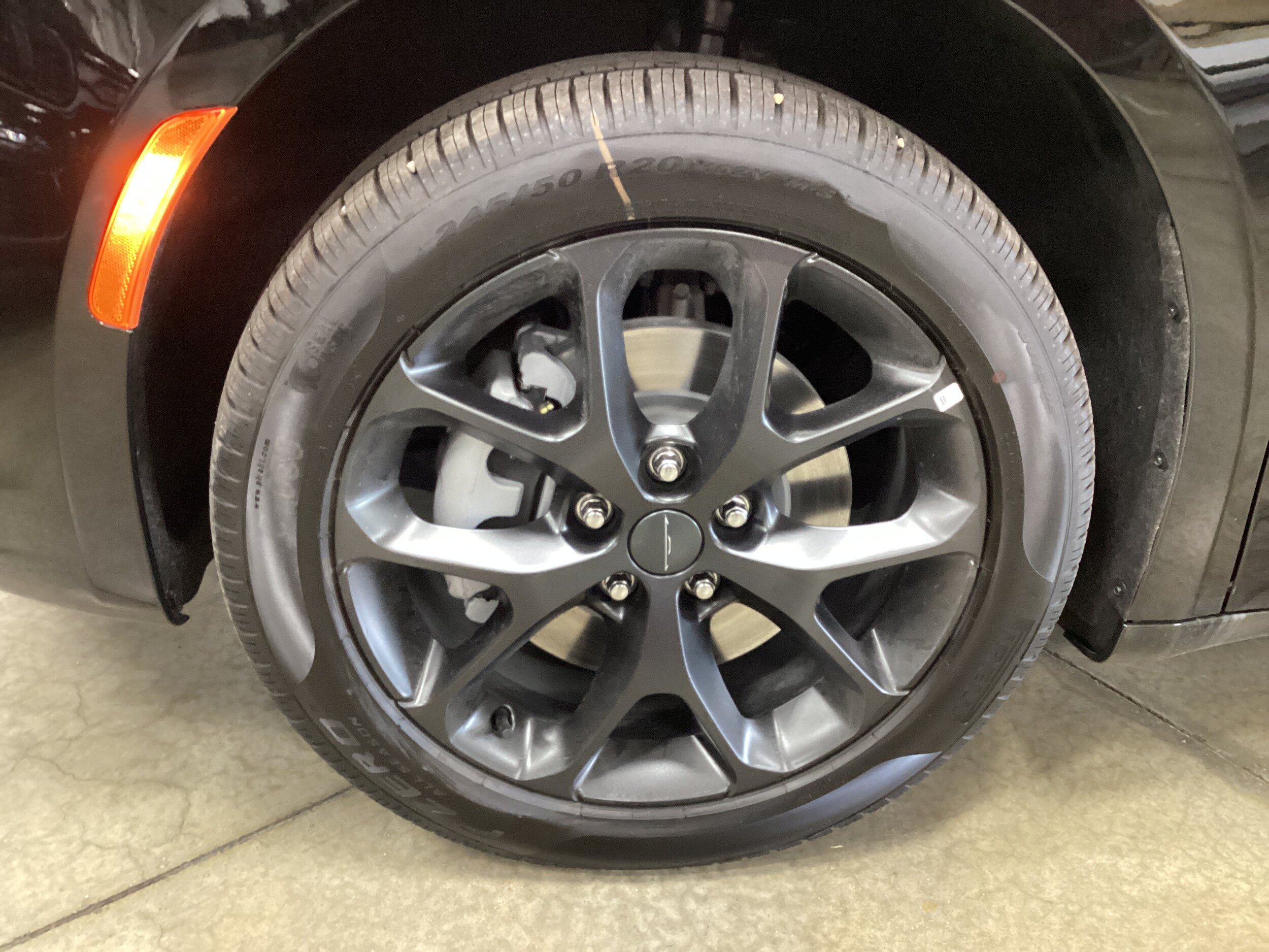 New 2027 Chrysler Pacifica Limited AWD/4WD image 10