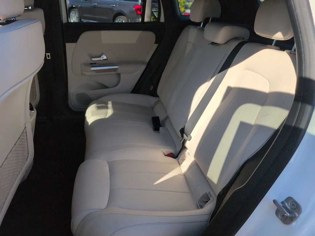 Used 2025 Mercedes-Benz GLA 250 4MATIC image 28