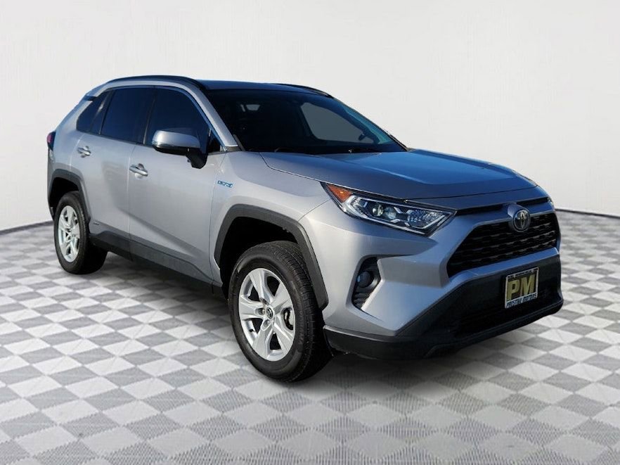 Used 2021 Toyota RAV4 XLE w/ Convenience Package image 1