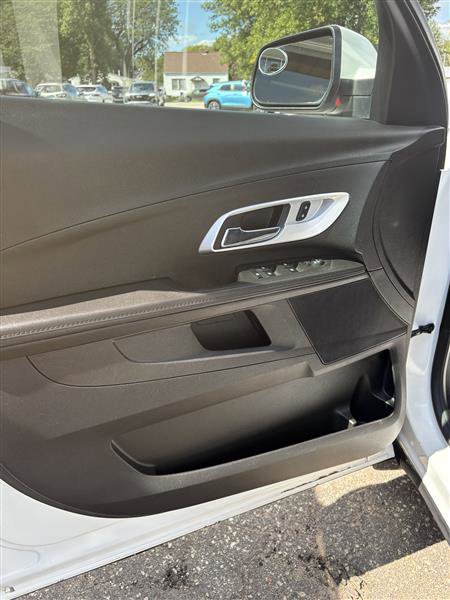 Used 2017 Chevrolet Equinox LT w/ Convenience Package image 9