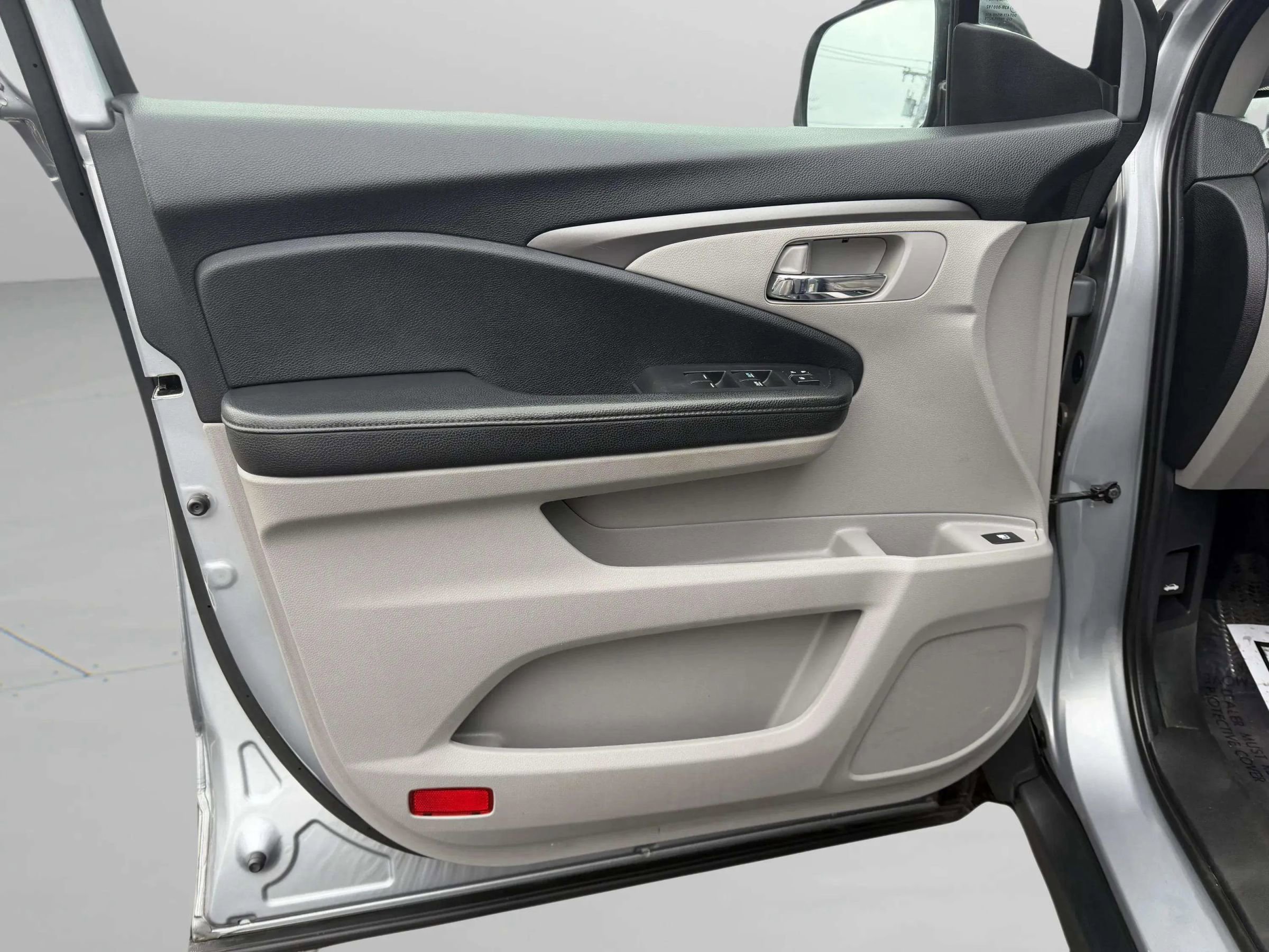 Used 2019 Honda Pilot LX image 11