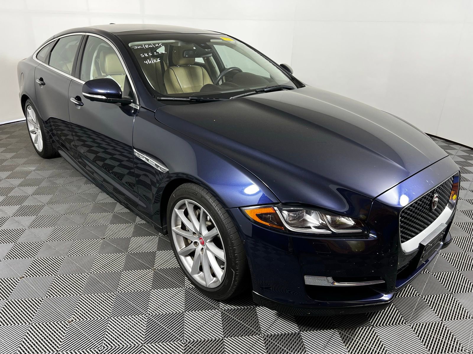 Used 2016 Jaguar XJ R-Sport AWD/4WD image 3