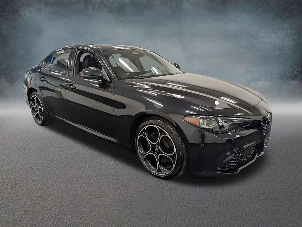 Used 2025 Alfa Romeo Giulia AWD w/ Driving Assist Package image 3
