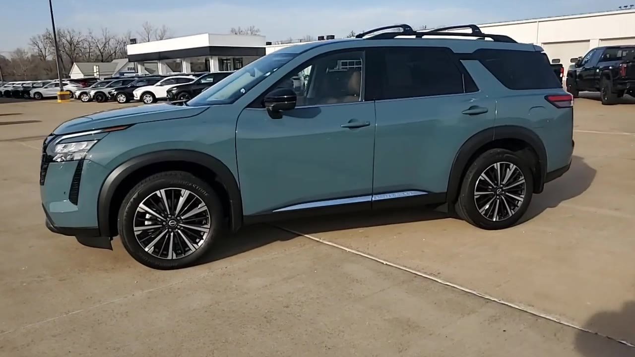 Used 2026 Nissan Pathfinder Platinum image 5