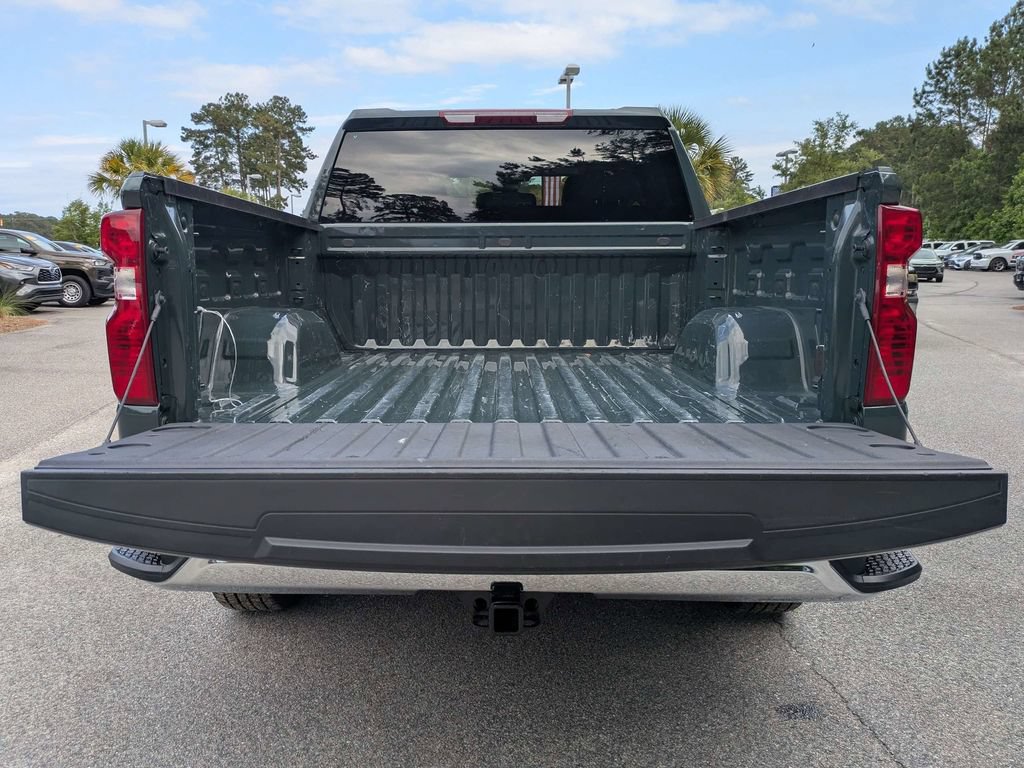 Used 2025 Chevrolet Silverado 1500 LT AWD/4WD image 13