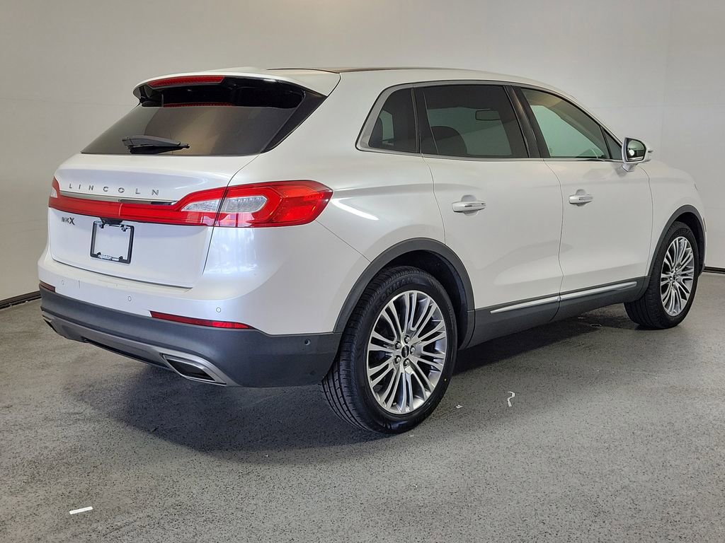 Used 2016 Lincoln MKX Reserve w/ Technology Package FWD image 6