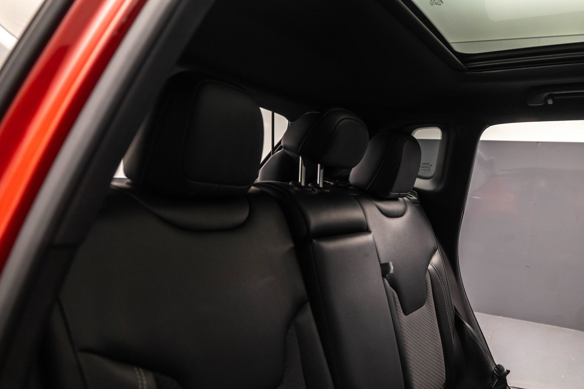Used 2023 Jeep Compass Latitude w/ Sun and Sound Group AWD/4WD image 37