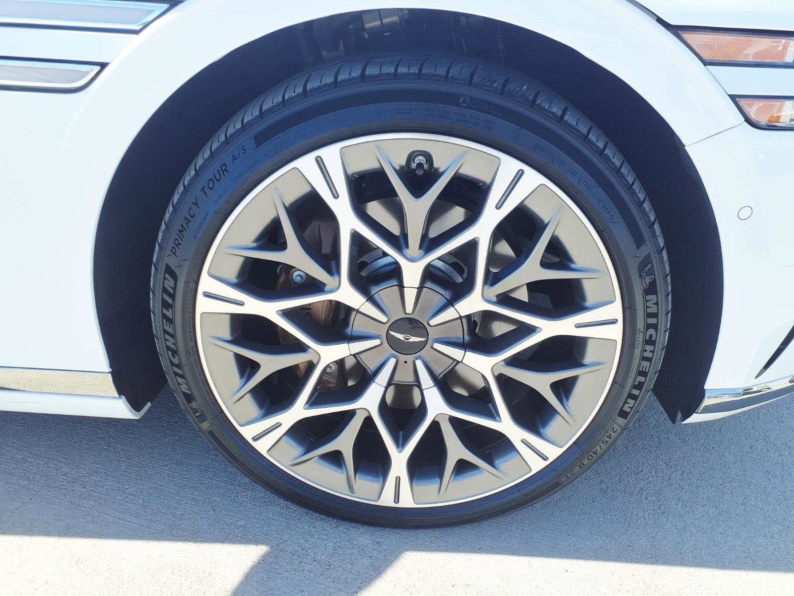 Used 2024 Genesis G90 3.5T AWD/4WD image 9