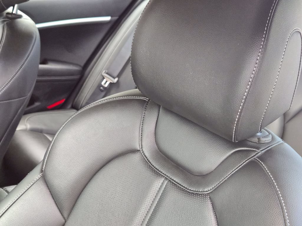 Used 2023 Genesis G70 2.0T AWD/4WD image 20