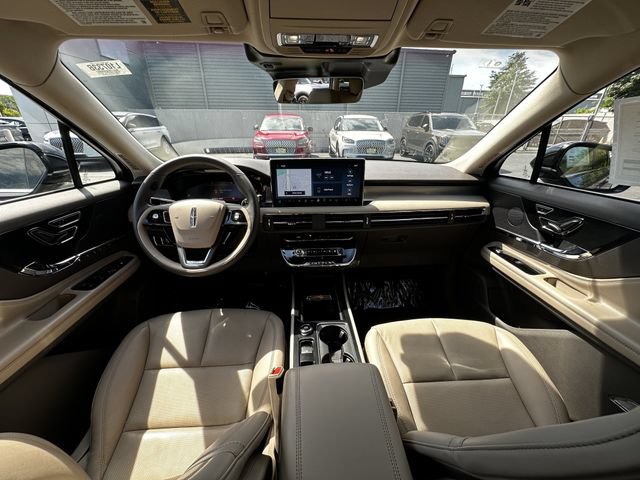 Certified 2023 Lincoln Corsair AWD w/ Equipment Group 101A image 3