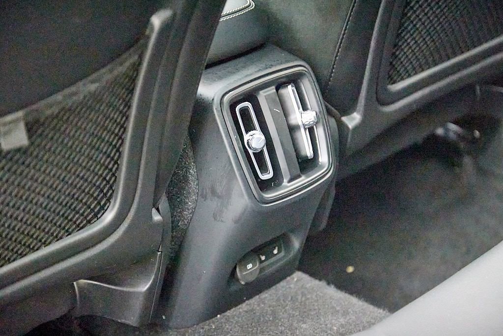 Certified 2023 Volvo XC40 Recharge Ultimate image 22