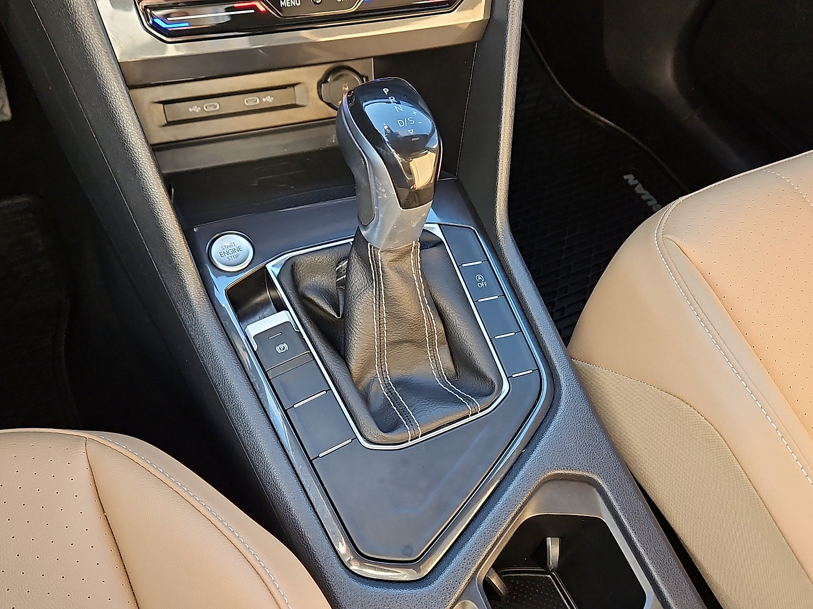 Certified 2022 Volkswagen Tiguan SE image 11