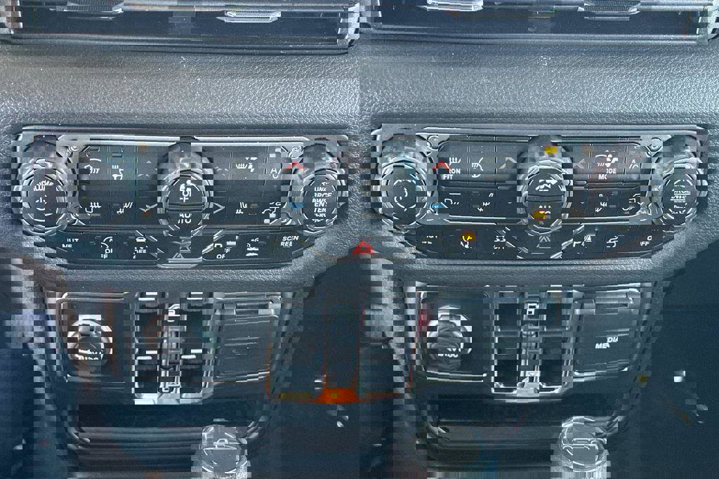 New 2025 Jeep Gladiator Sport image 16