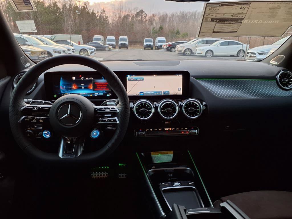 Used 2025 Mercedes-Benz GLA 35 AMG 4MATIC image 11