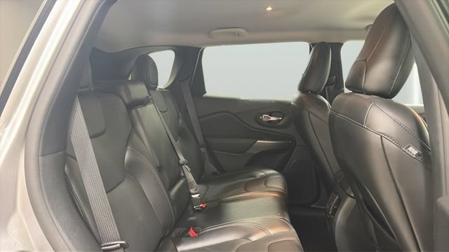 Used 2020 Jeep Cherokee Limited AWD/4WD image 15